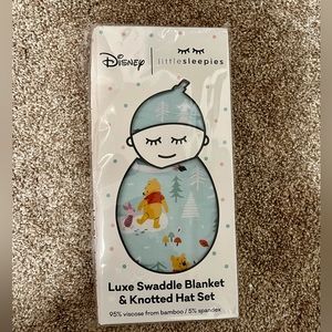 Luxe swaddle blanket & knotted hat set (Winnie the Pooh)